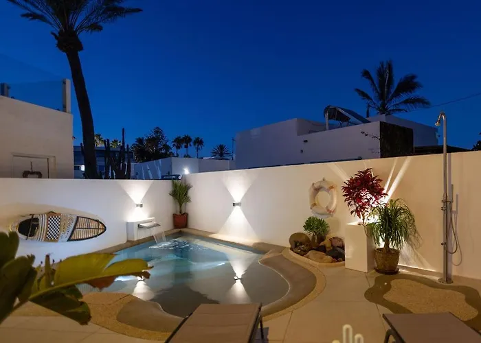 Beachside - Casa Aboleon Βίλα Κοραλέχο